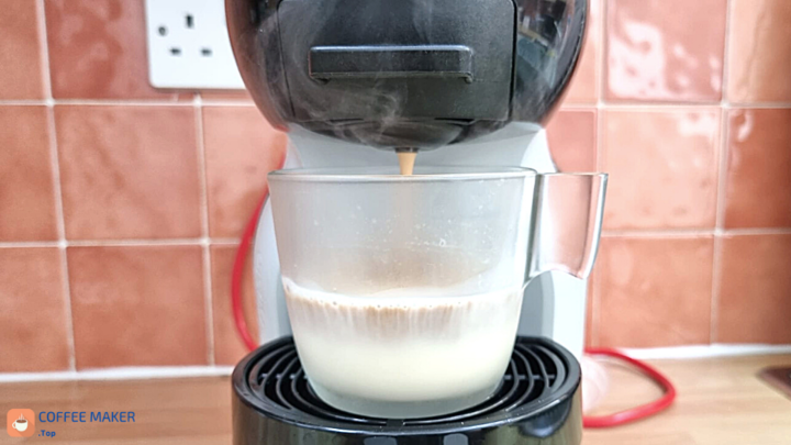 Extracting espresso over very cold milk